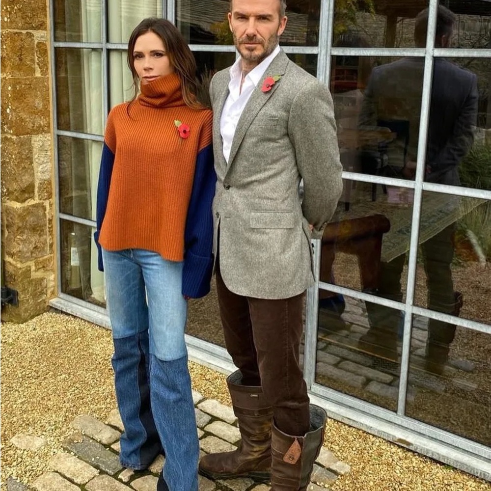 VICTORIA BECKHAM’S TURTLENECK